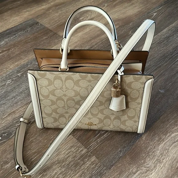 Coach Small Zoe Carryall In Signature Canvas - Picture 3 of 7